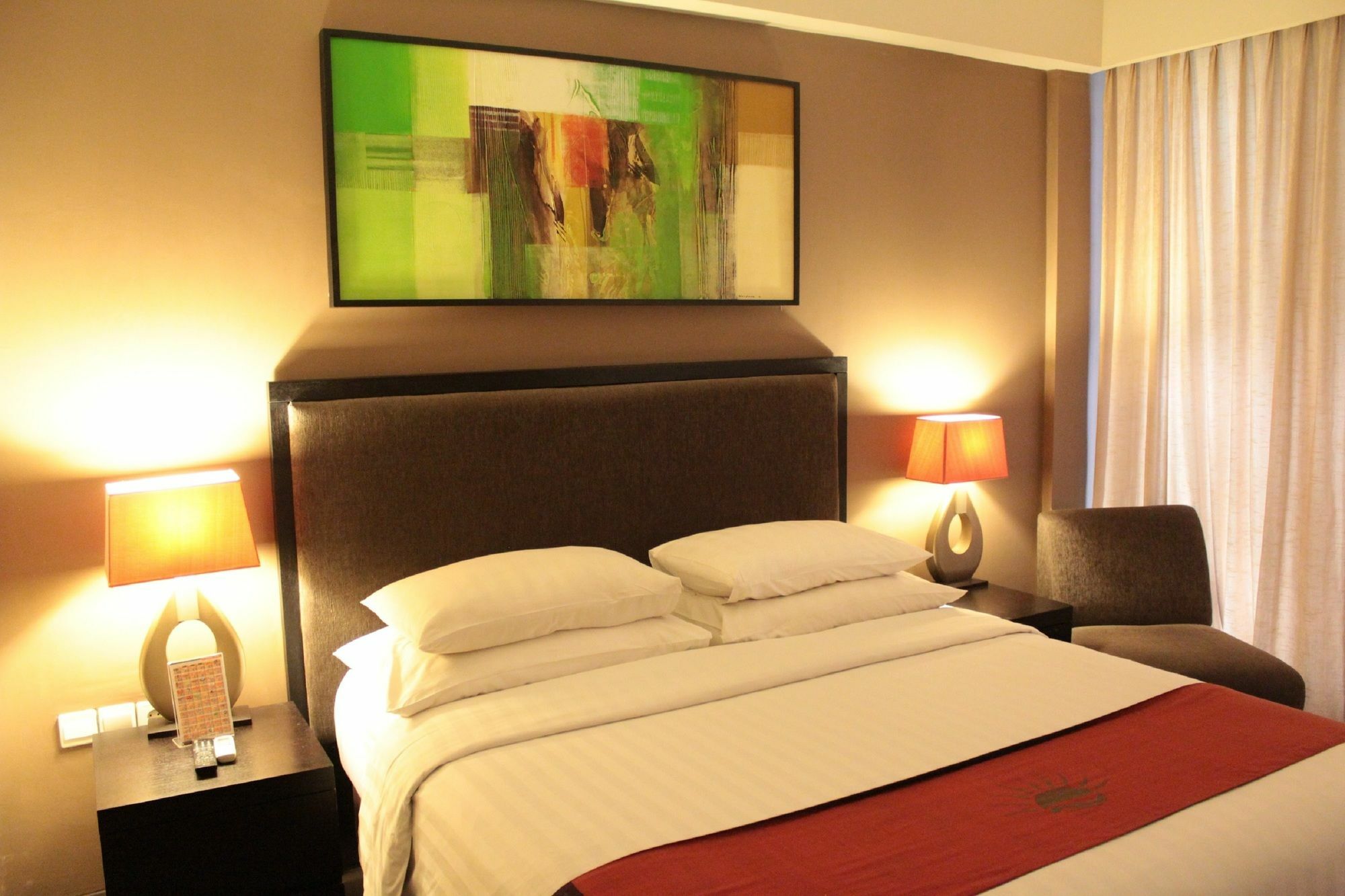 100 Sunset Kuta Hotel & Ballroom Exterior foto