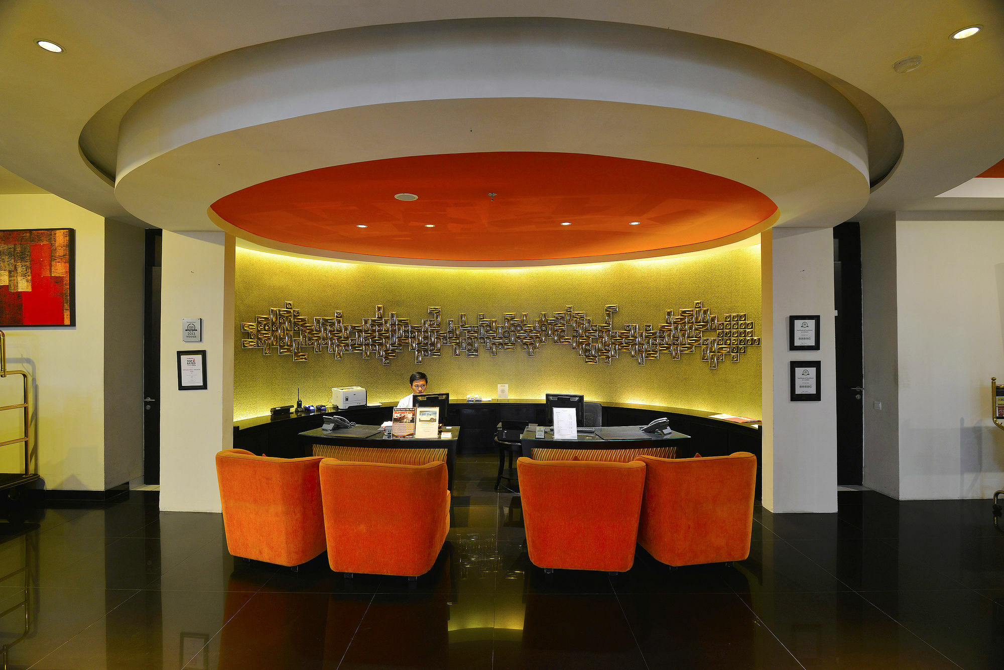 100 Sunset Kuta Hotel & Ballroom Exterior foto